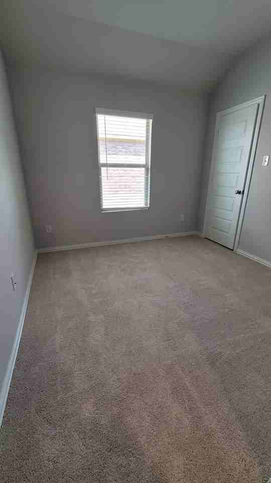 1919 Rolling Ridge Dr - Photo 5 of 21