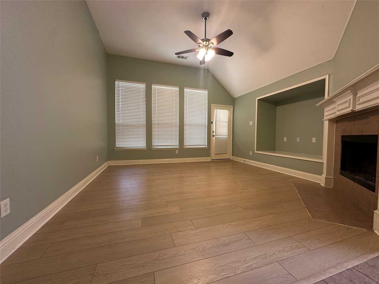 3103 Spanish Oak Trl - Photo 2 of 24