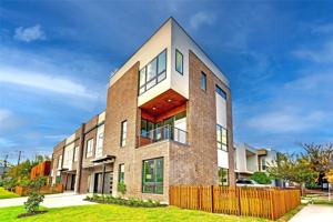 featured image of 2336 N Carroll Ave