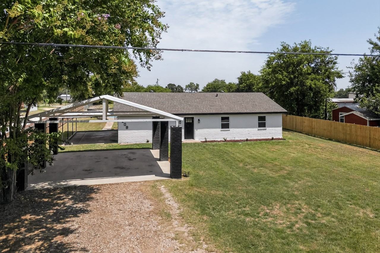 208 Ponderosa Ln - Photo 2 of 20
