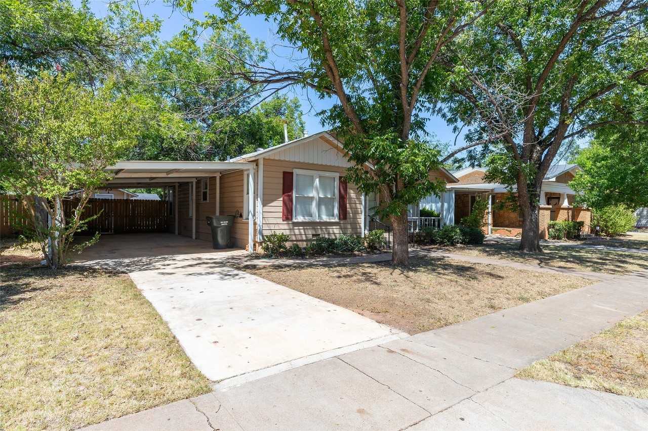 1010 Albany St - Photo 2 of 22