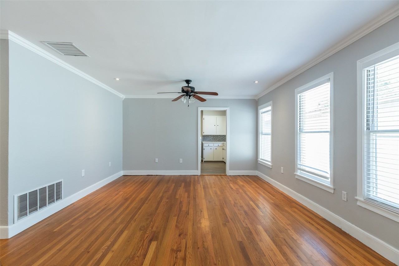 1010 Albany St - Photo 6 of 22