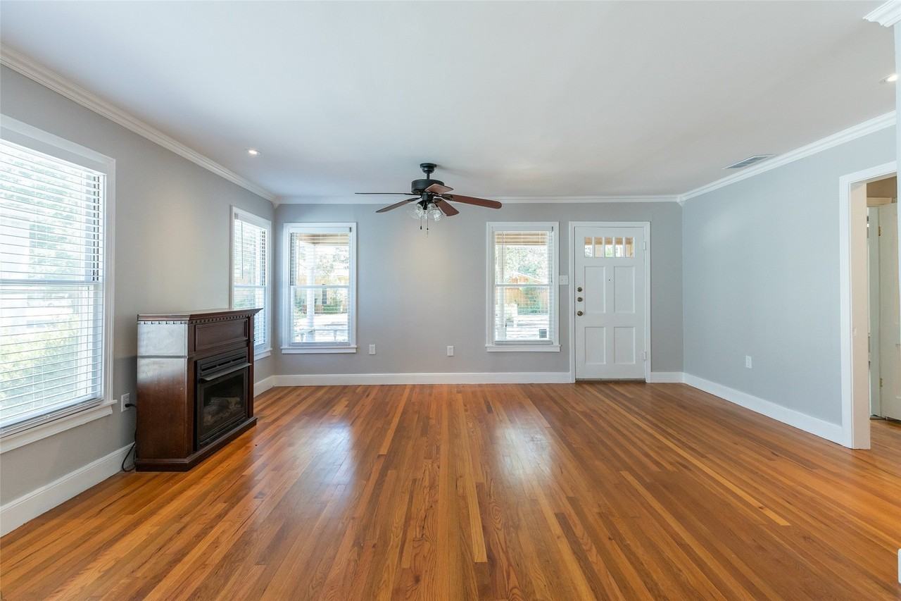 1010 Albany St - Photo 7 of 22