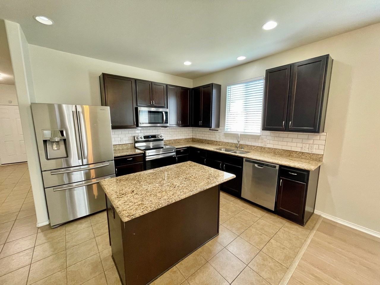 3011 Whispering Pine Blvd - Photo 5 of 12