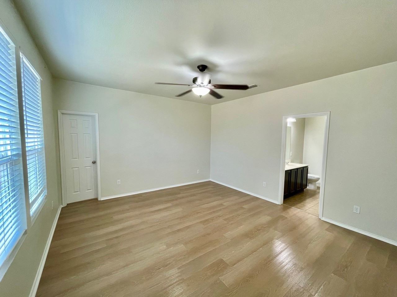 3011 Whispering Pine Blvd - Photo 7 of 12