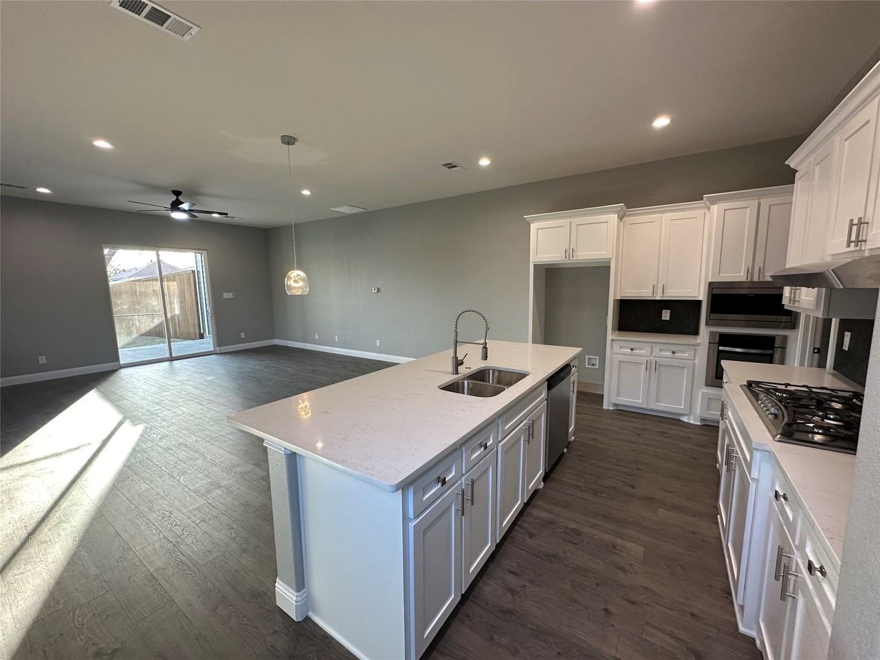 417 S Glasgow Dr - Photo 5 of 19