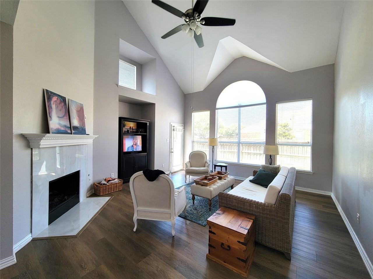 6117 Dark Forest Dr - Photo 3 of 12