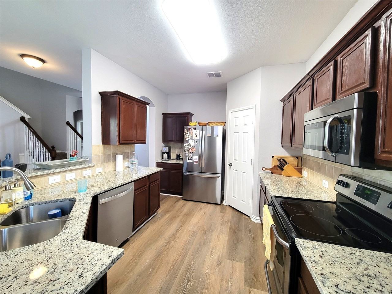 6117 Dark Forest Dr - Photo 4 of 12