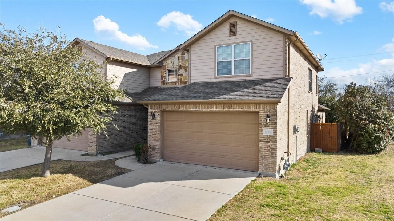 124 Castleridge Dr #A - Photo 2 of 18