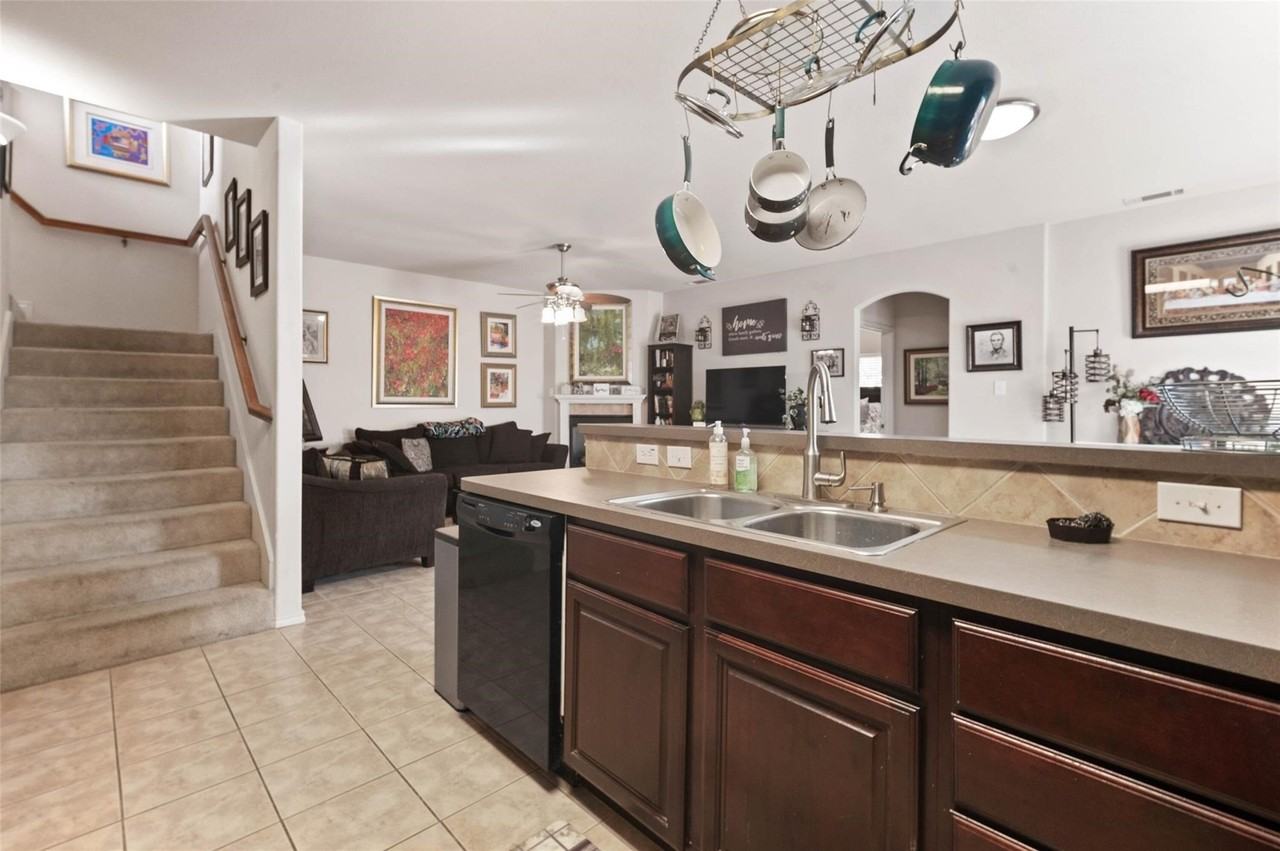 124 Castleridge Dr #A - Photo 5 of 18