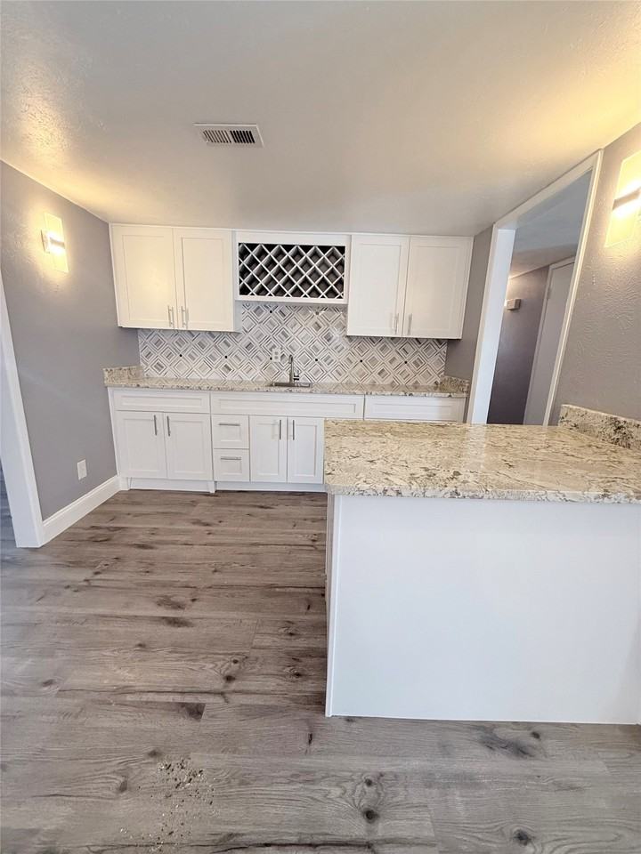 4817 Sprucewood Ln - Photo 5 of 17