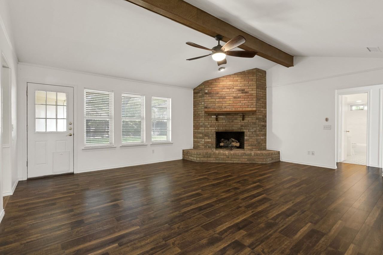 2207 Glen Forest Ln - Photo 2 of 17