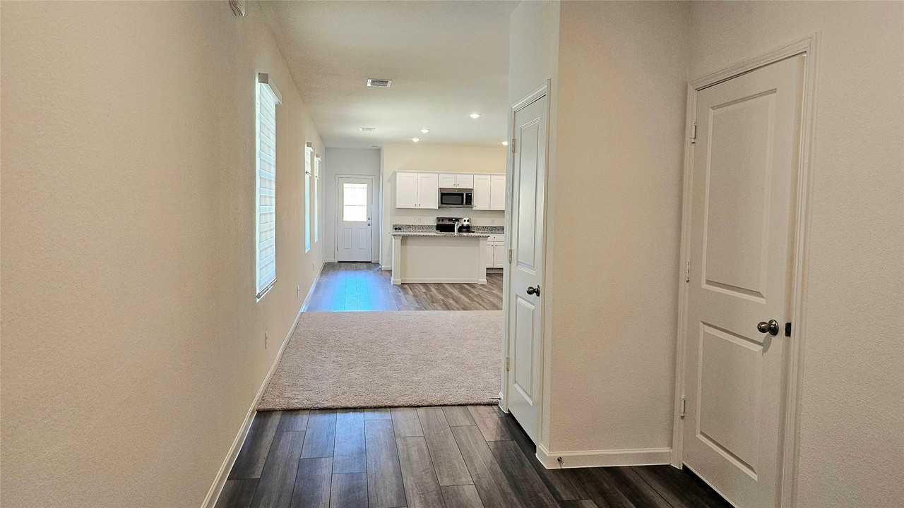 2105 Burnwood St - Photo 7 of 12