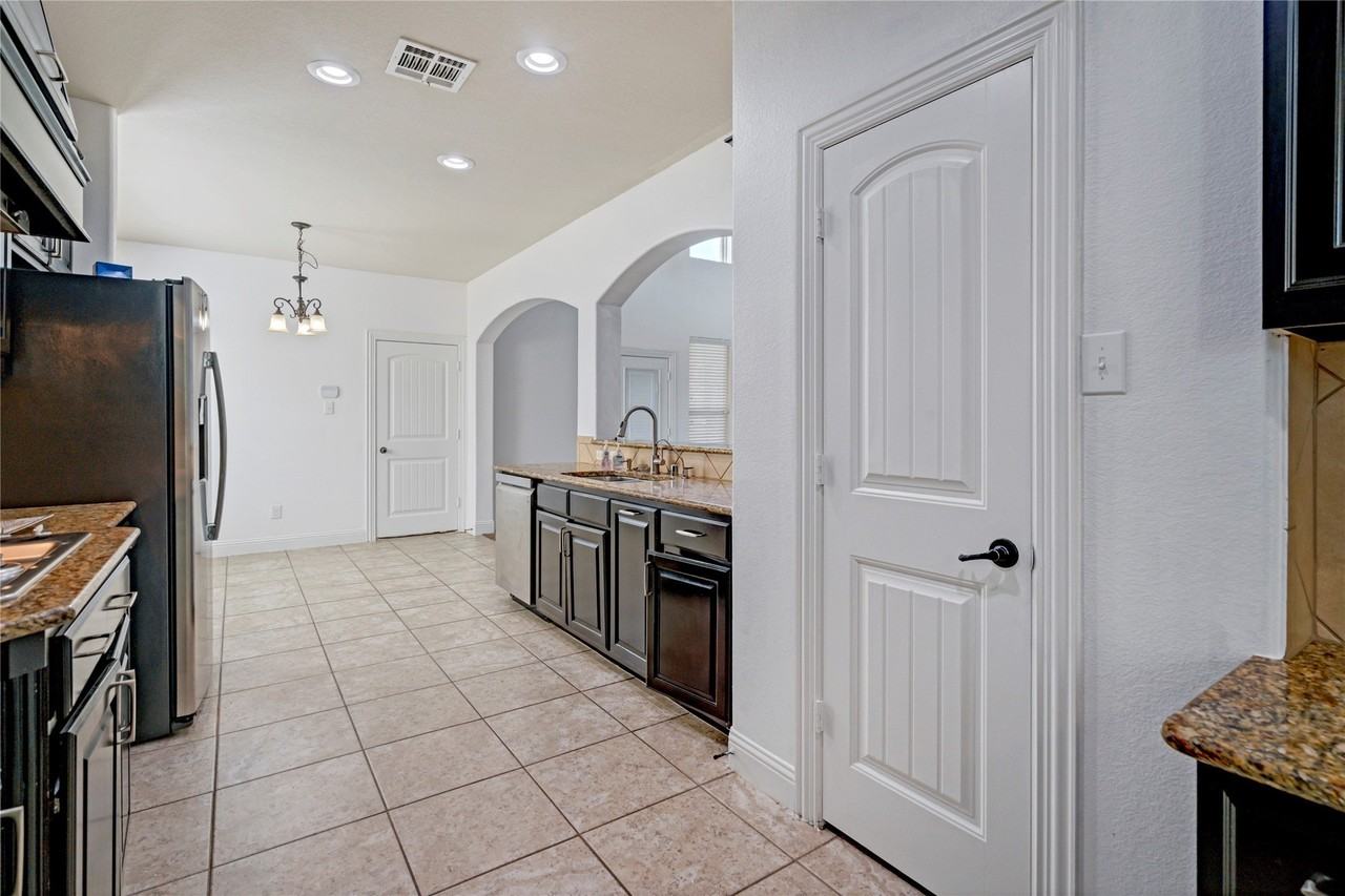 3612 Bright Star Way - Photo 3 of 23