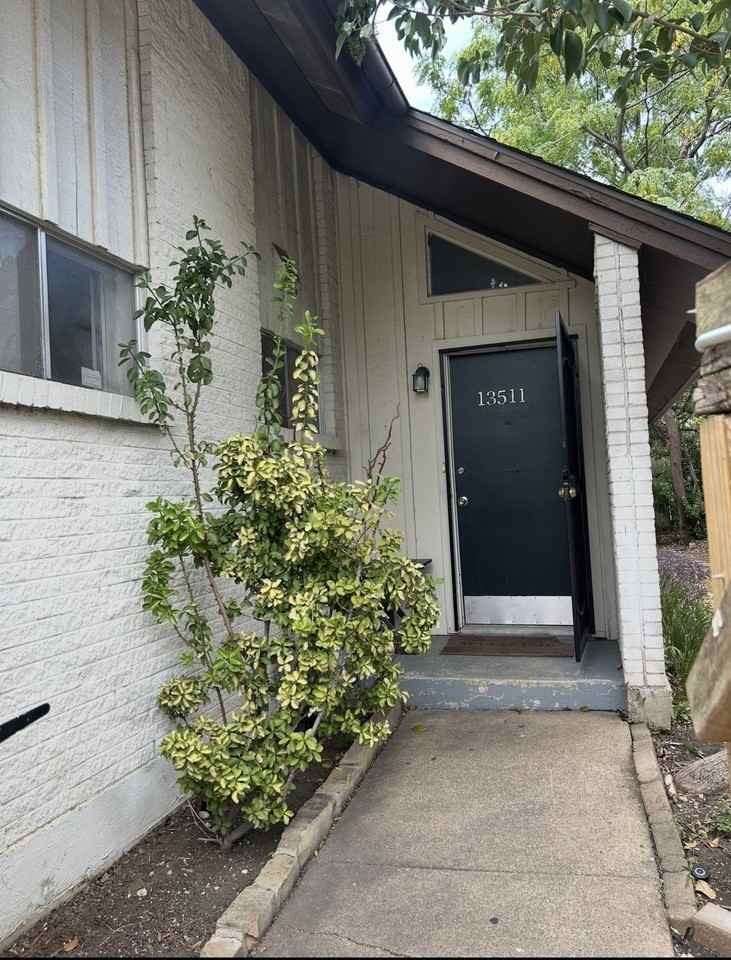13511 Red Fern Ln - Photo 2 of 14