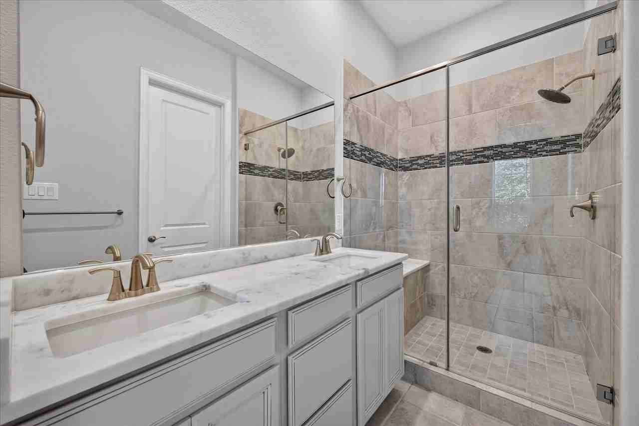 1381 Elaine Dr - Photo 7 of 31