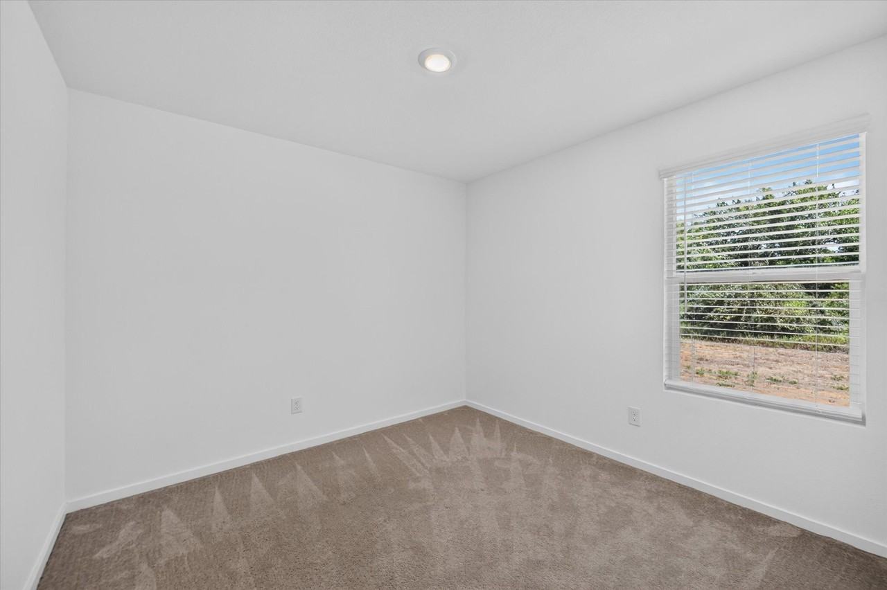 11033 Triple Crown Ct - Photo 7 of 31