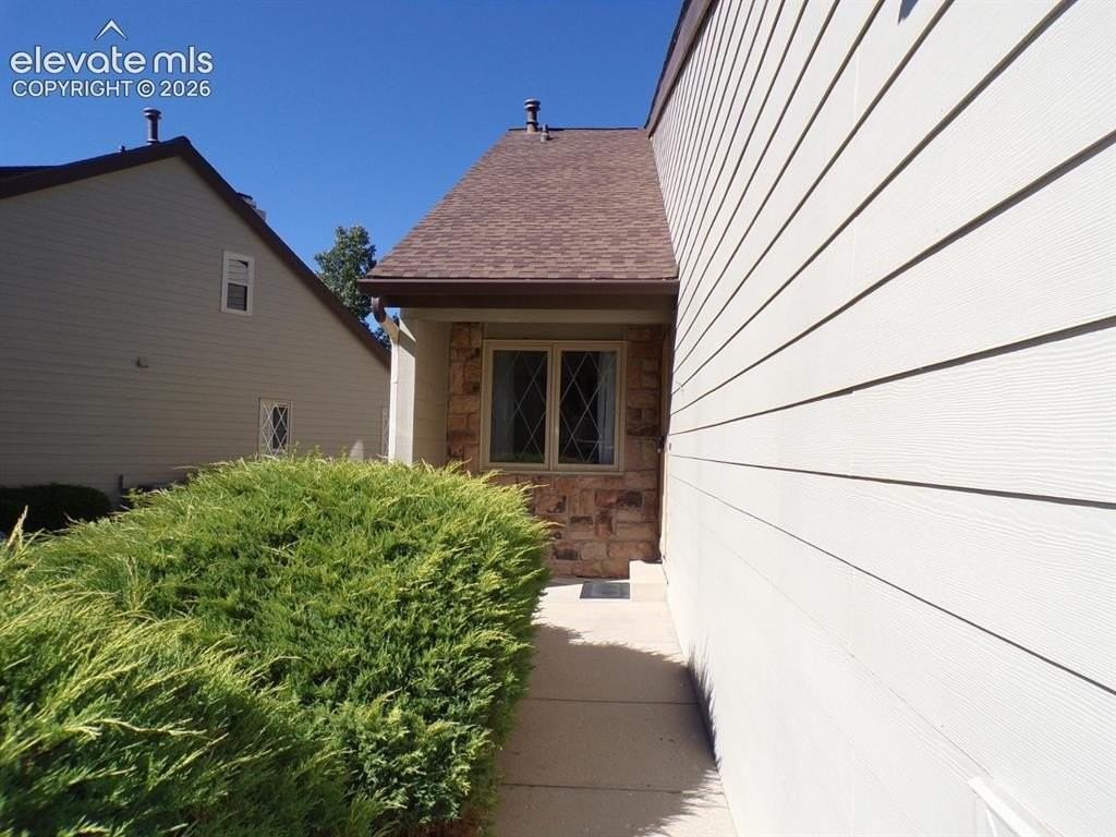 4902 Castledown Rd - Photo 2 of 25