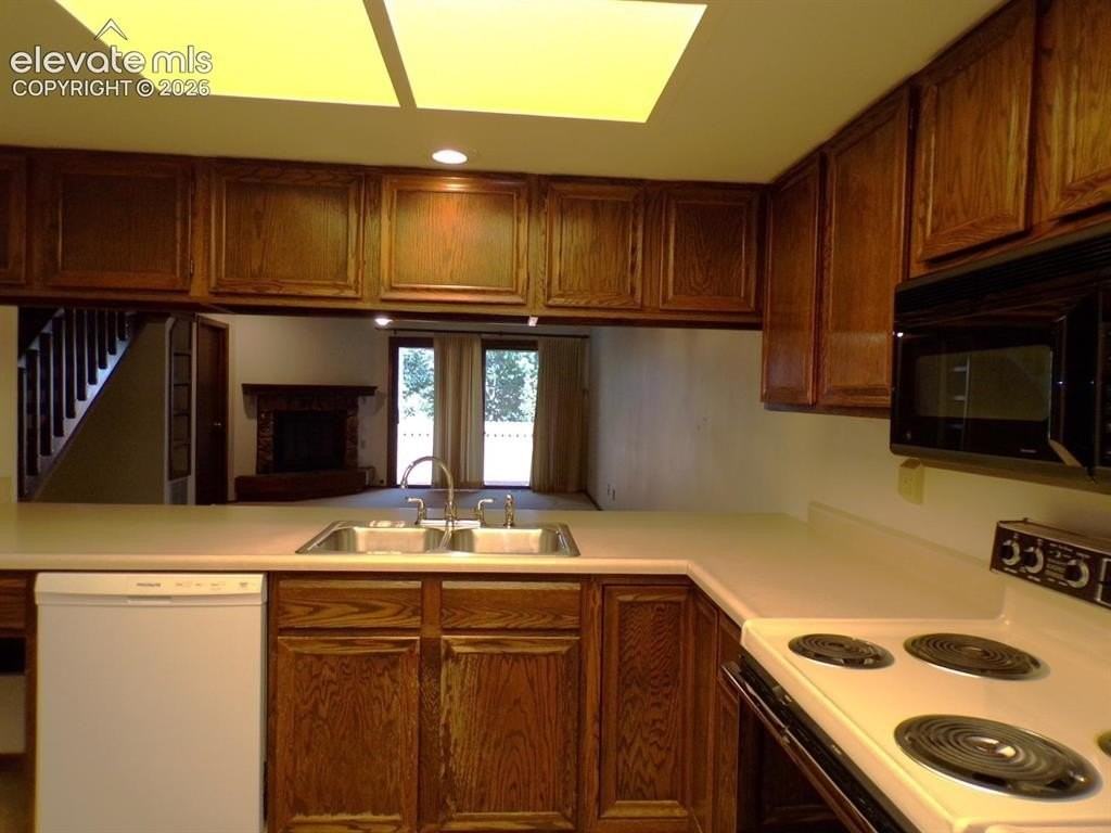 4902 Castledown Rd - Photo 3 of 25