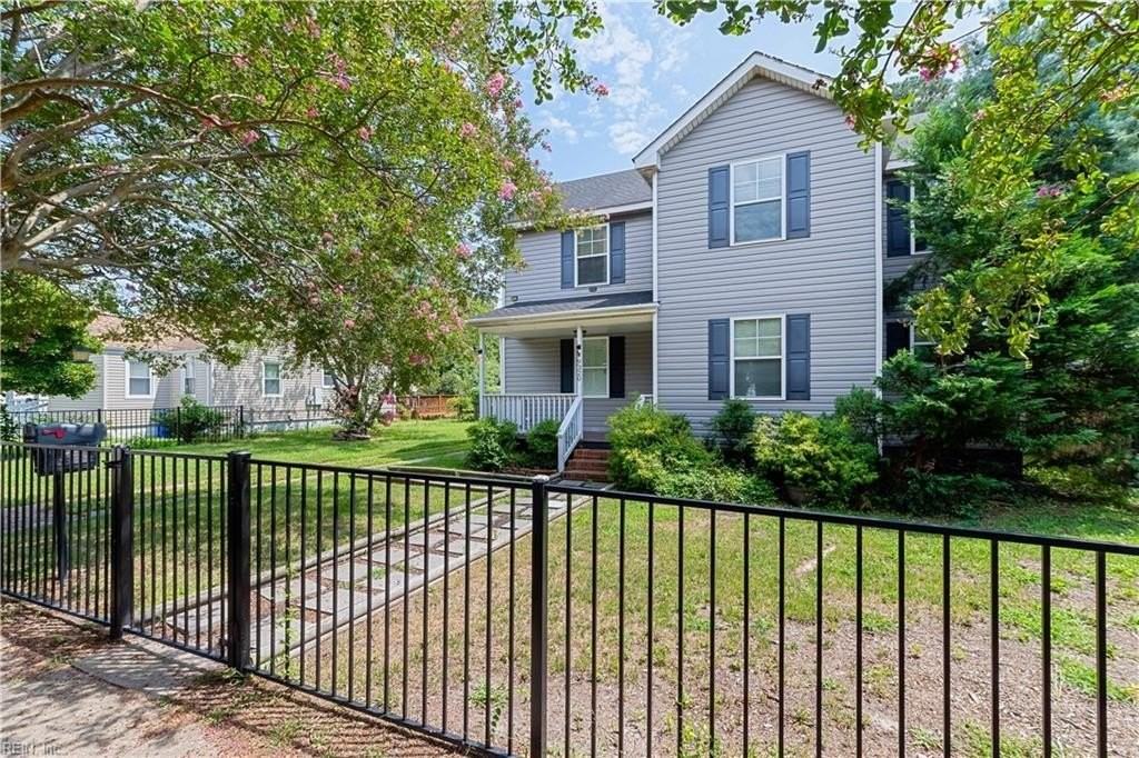 9320 Peachtree St - Photo 2 of 43