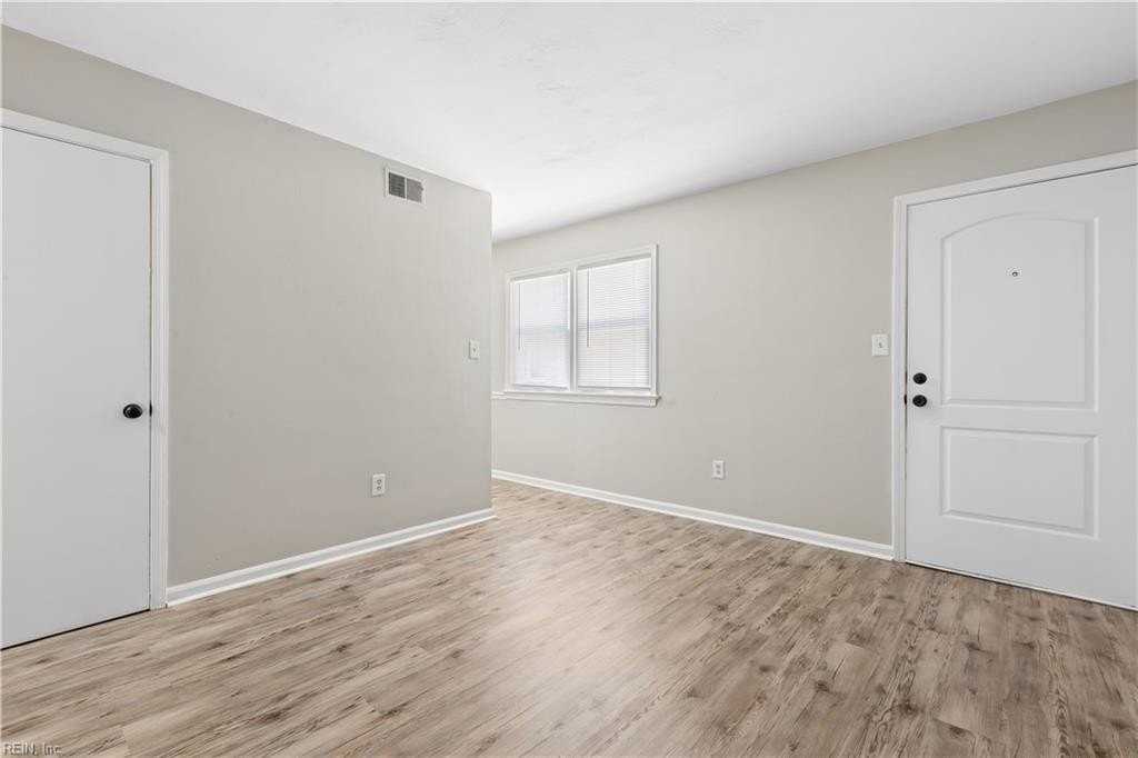 2709 Azalea Garden Rd #D2 - Photo 4 of 17