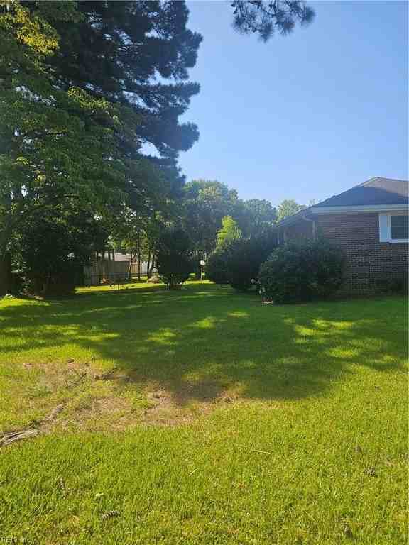 7022 Gardner Dr - Photo 4 of 23
