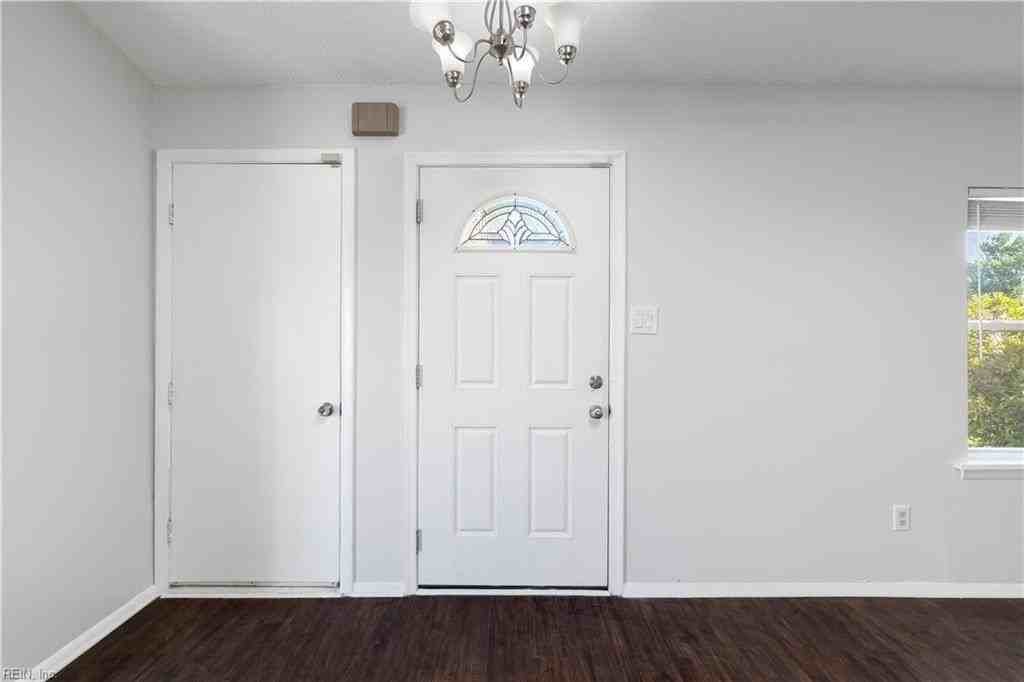 5124 Rugby Rd - Photo 4 of 23