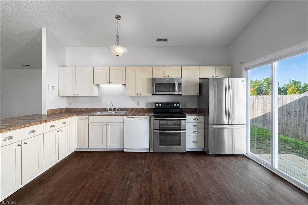 5124 Rugby Rd - Photo 6 of 23