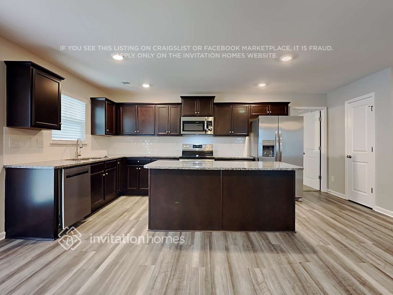 1721 Autumn Creek Ln - Photo 6 of 16