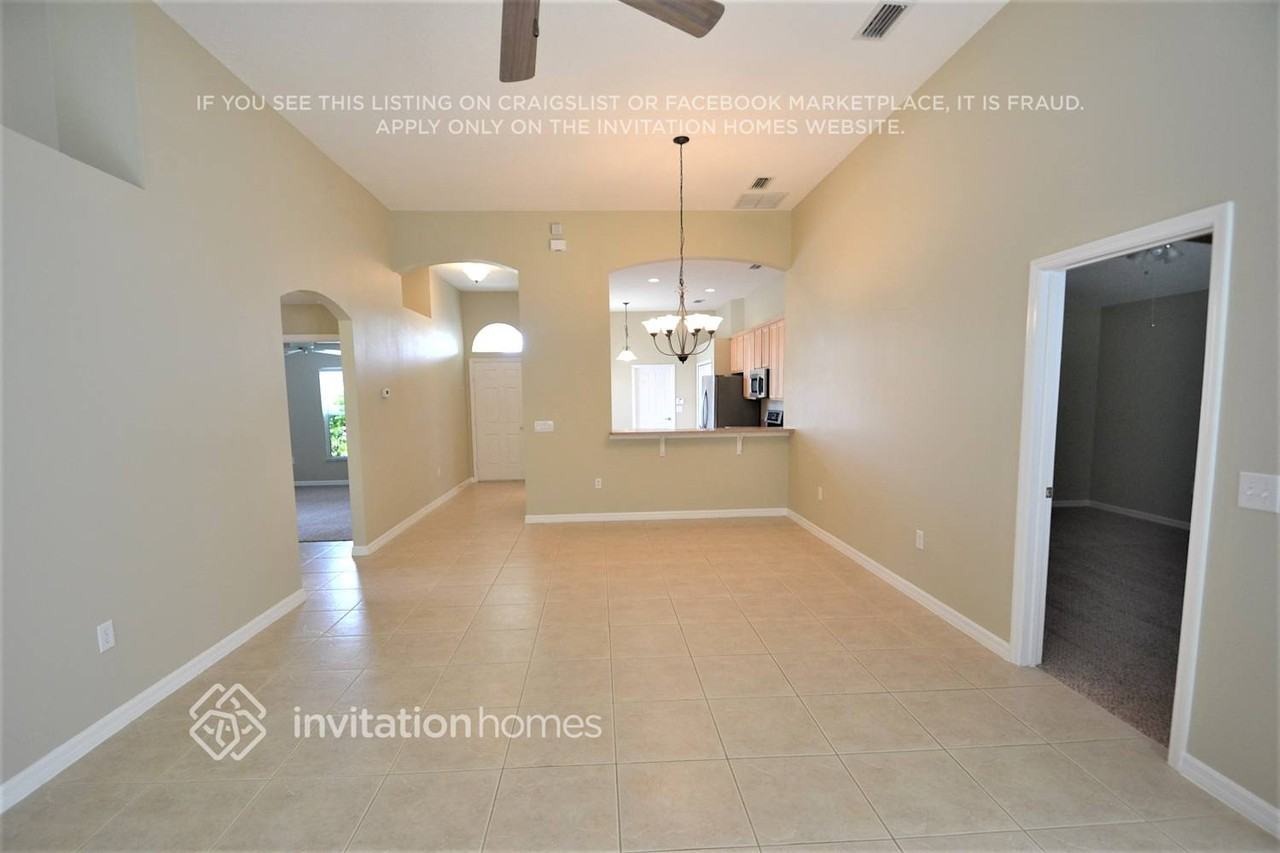 562 Coral Trace Blvd - Photo 2 of 10
