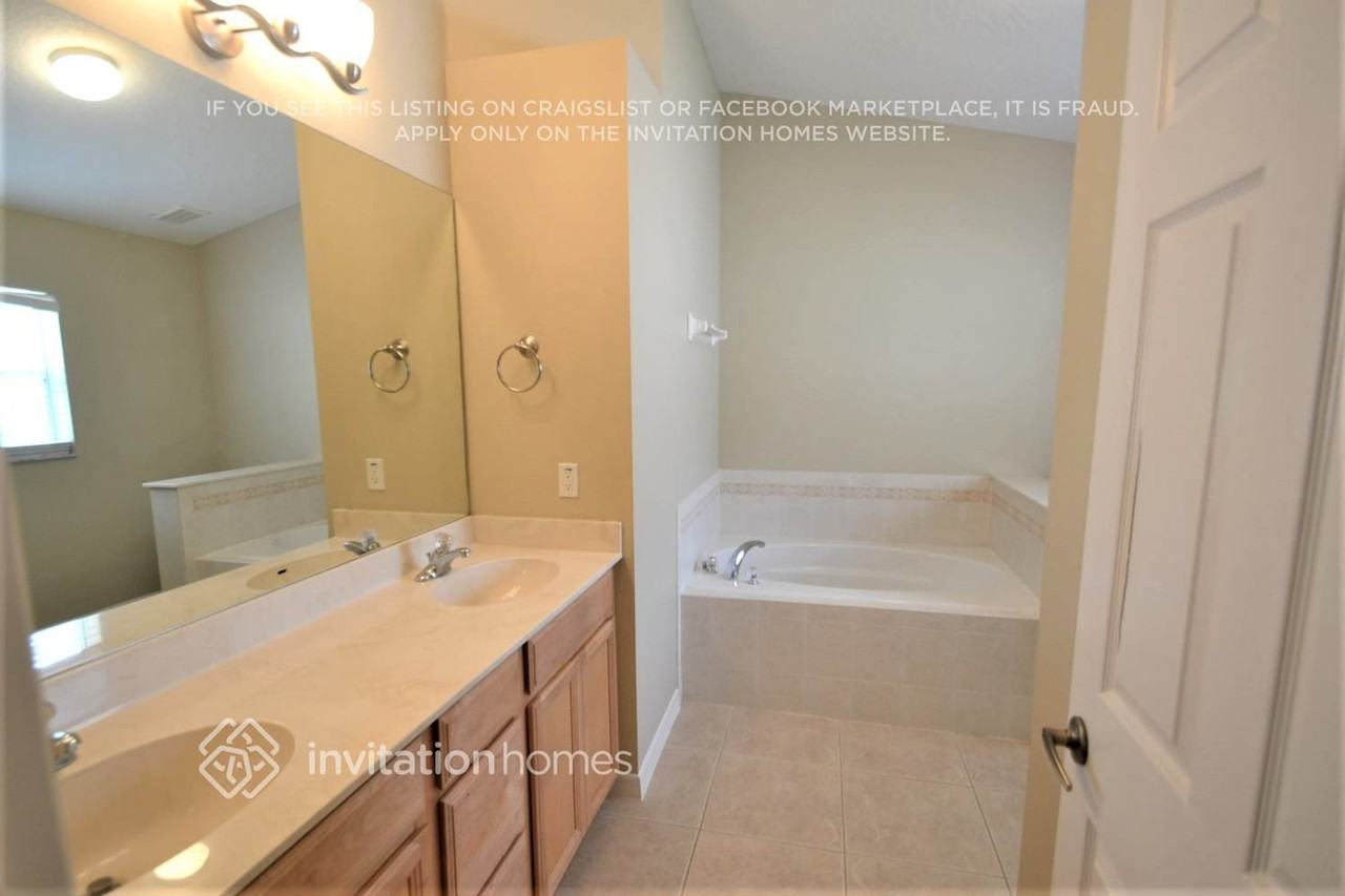 562 Coral Trace Blvd - Photo 6 of 10
