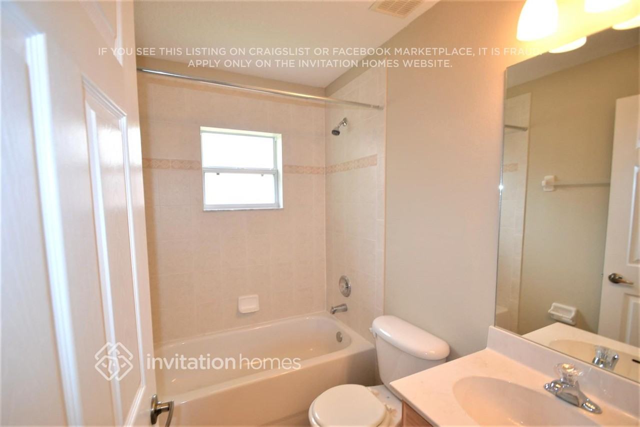 562 Coral Trace Blvd - Photo 7 of 10
