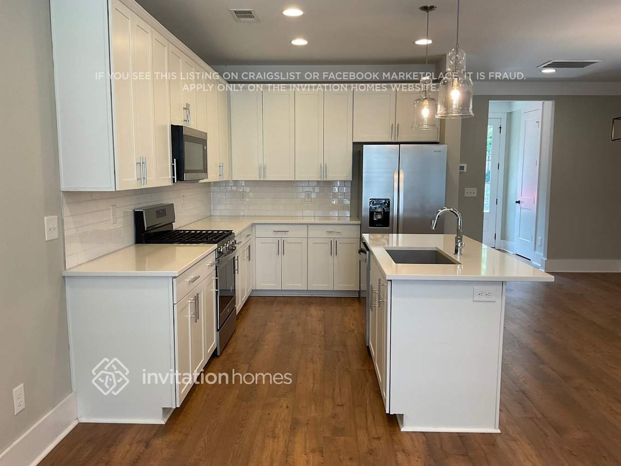 647 Vernon Ave #402 - Photo 5 of 9