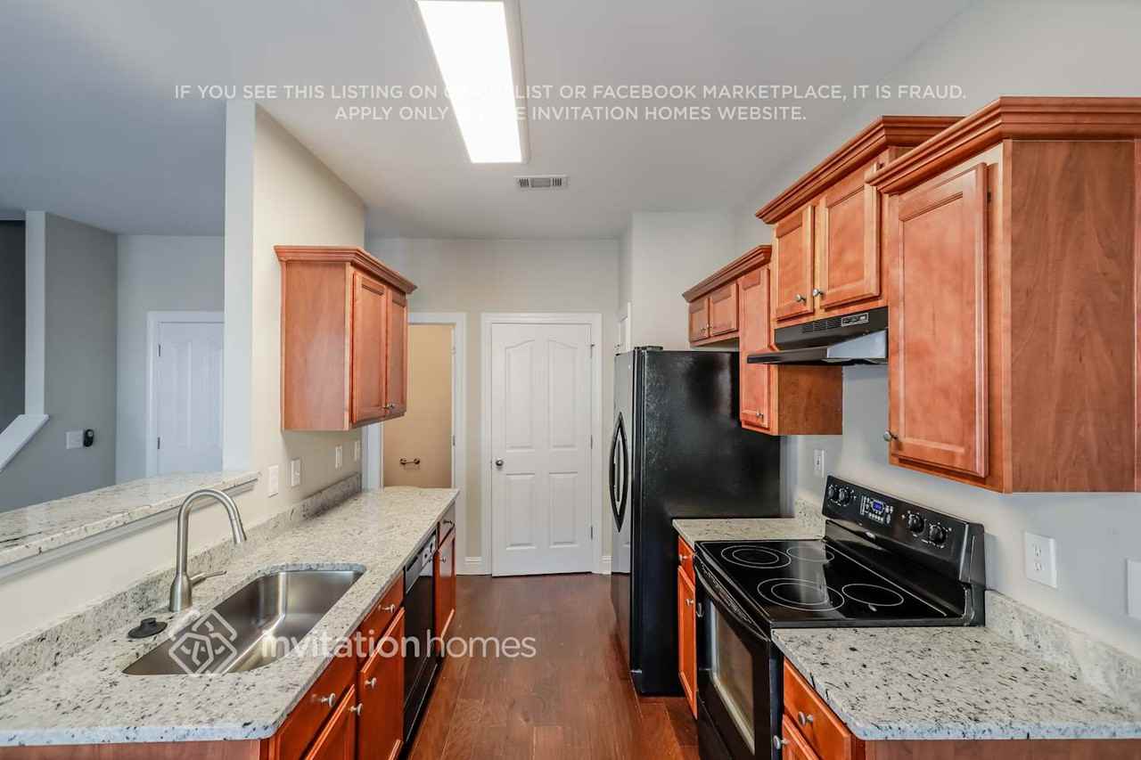 5250 Cedar Shoals Dr - Photo 4 of 16