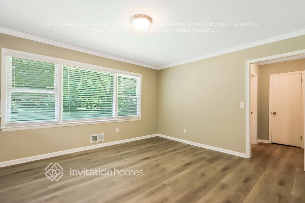 1470 W Austin Rd - Photo 3 of 23