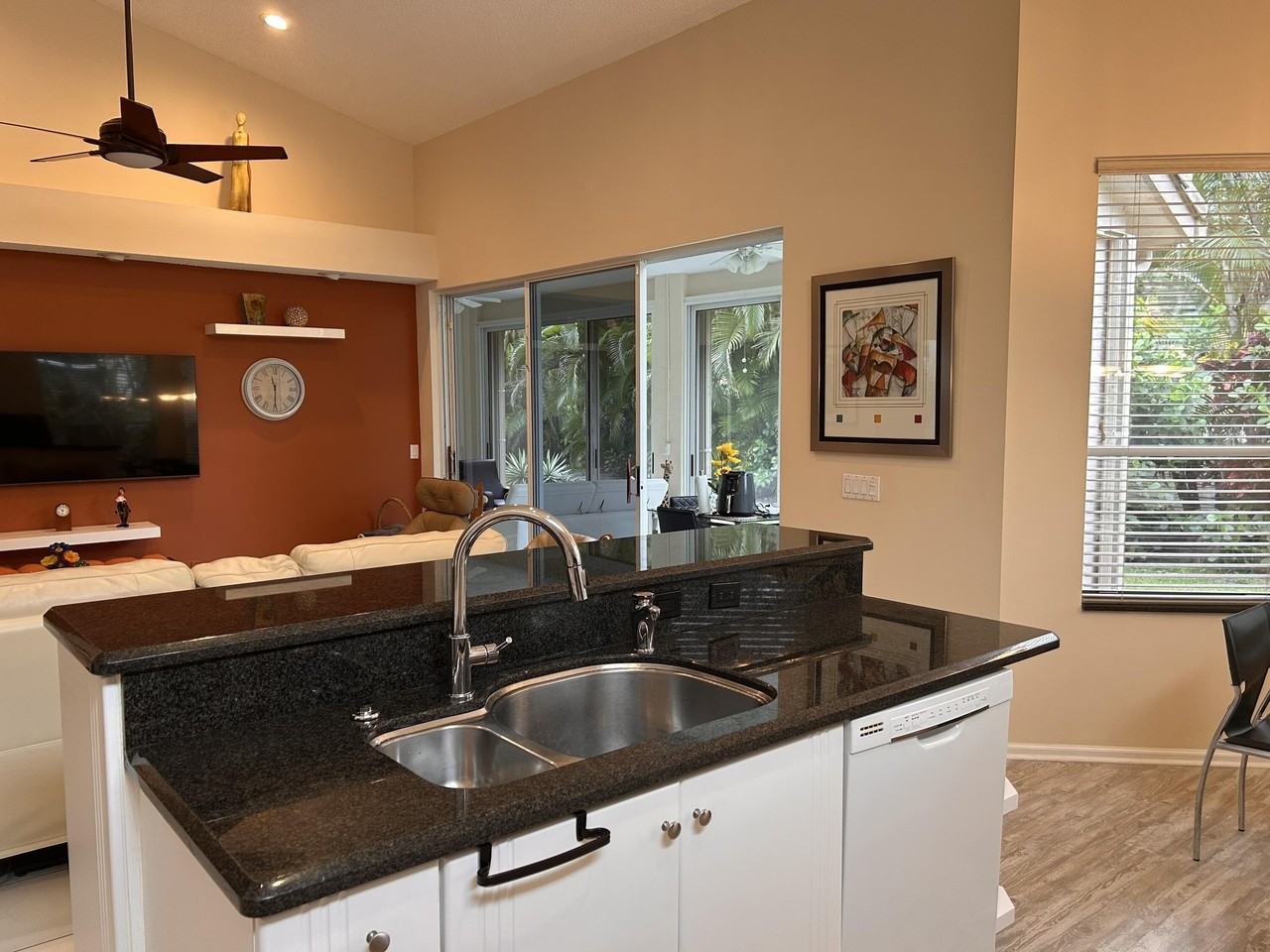 8884 Shoal Creek Ln - Photo 7 of 19