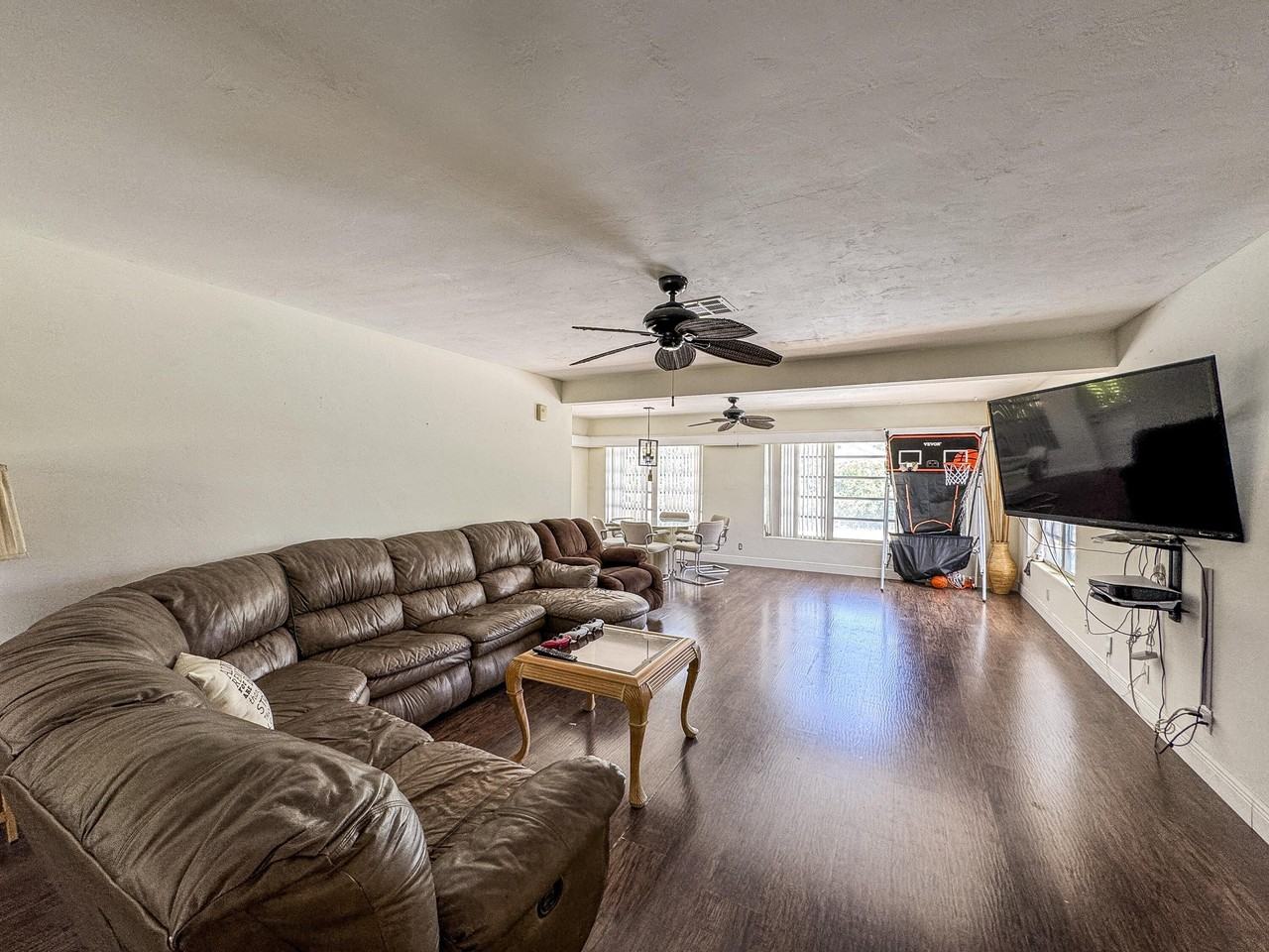 1326 Lake Erie Dr - Photo 3 of 15