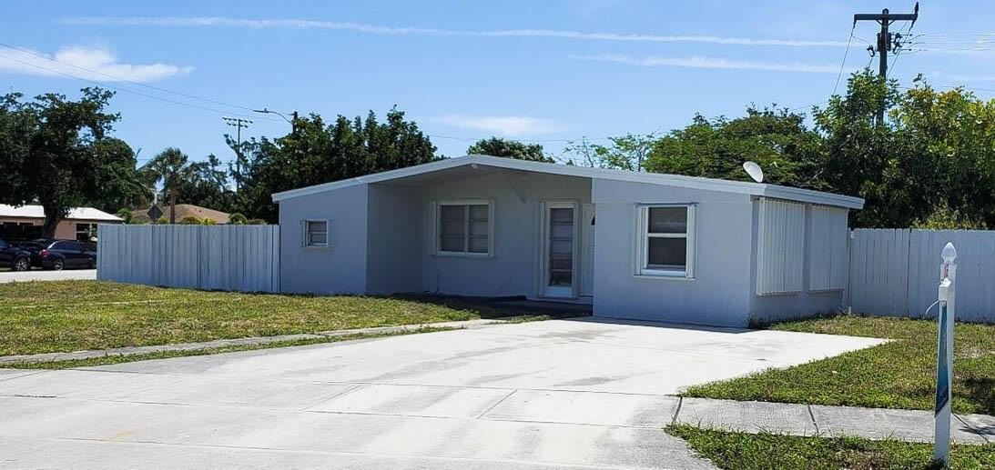 4398 Ne 15th Ter