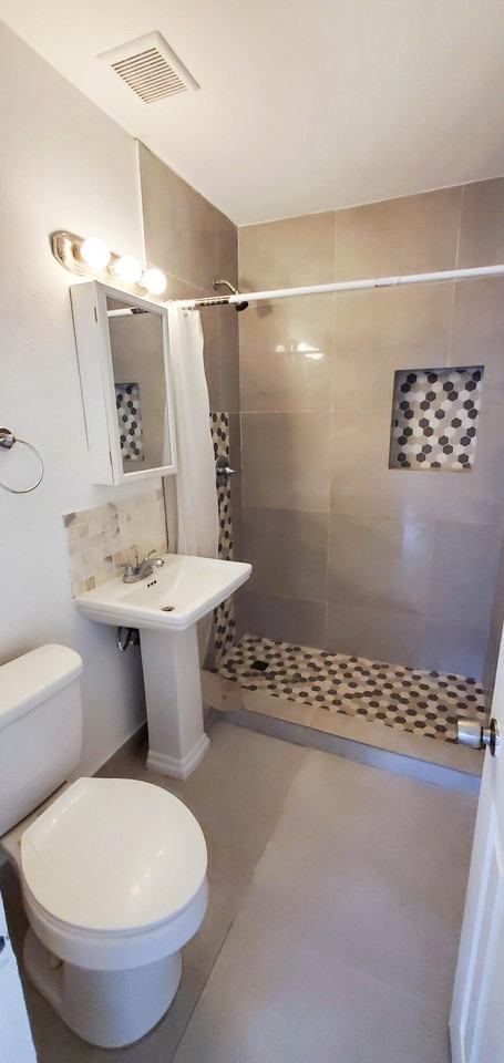 4398 Ne 15th Ter - Photo 5 of 6