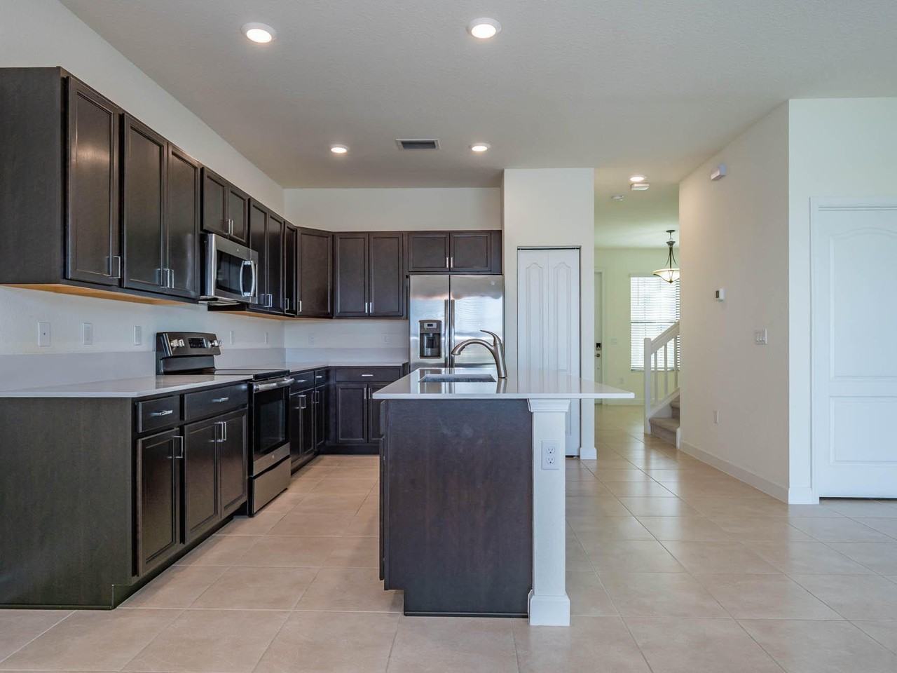 10032 W Villa Cir - Photo 7 of 26