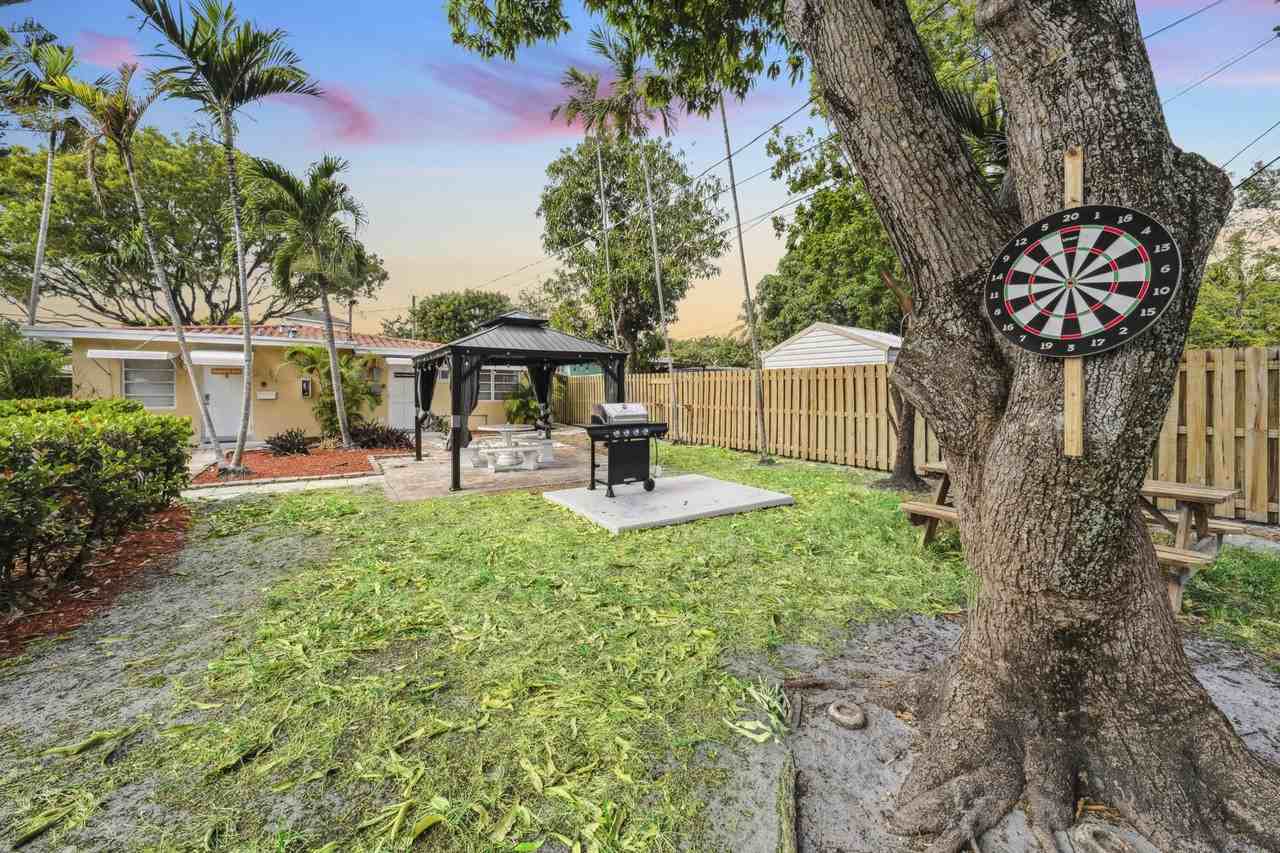 1420 Miami Rd #C - Photo 3 of 16