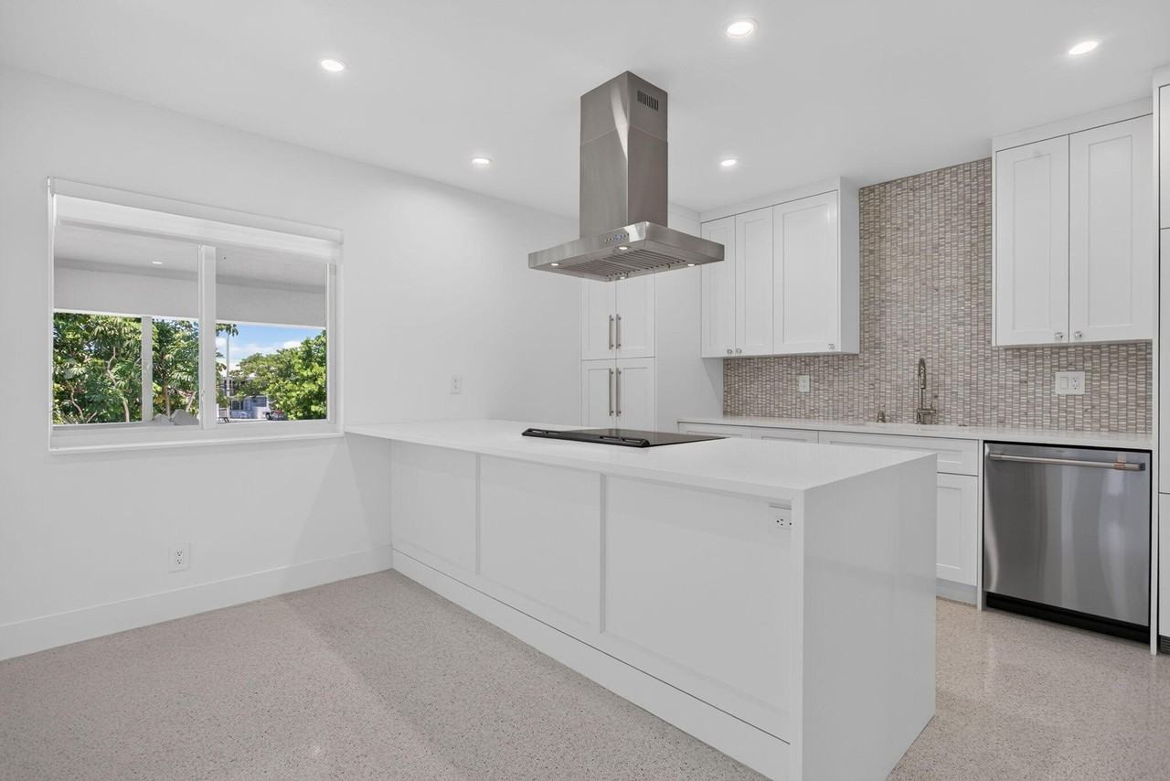 3216 Colony Club Rd #2 - Photo 6 of 16