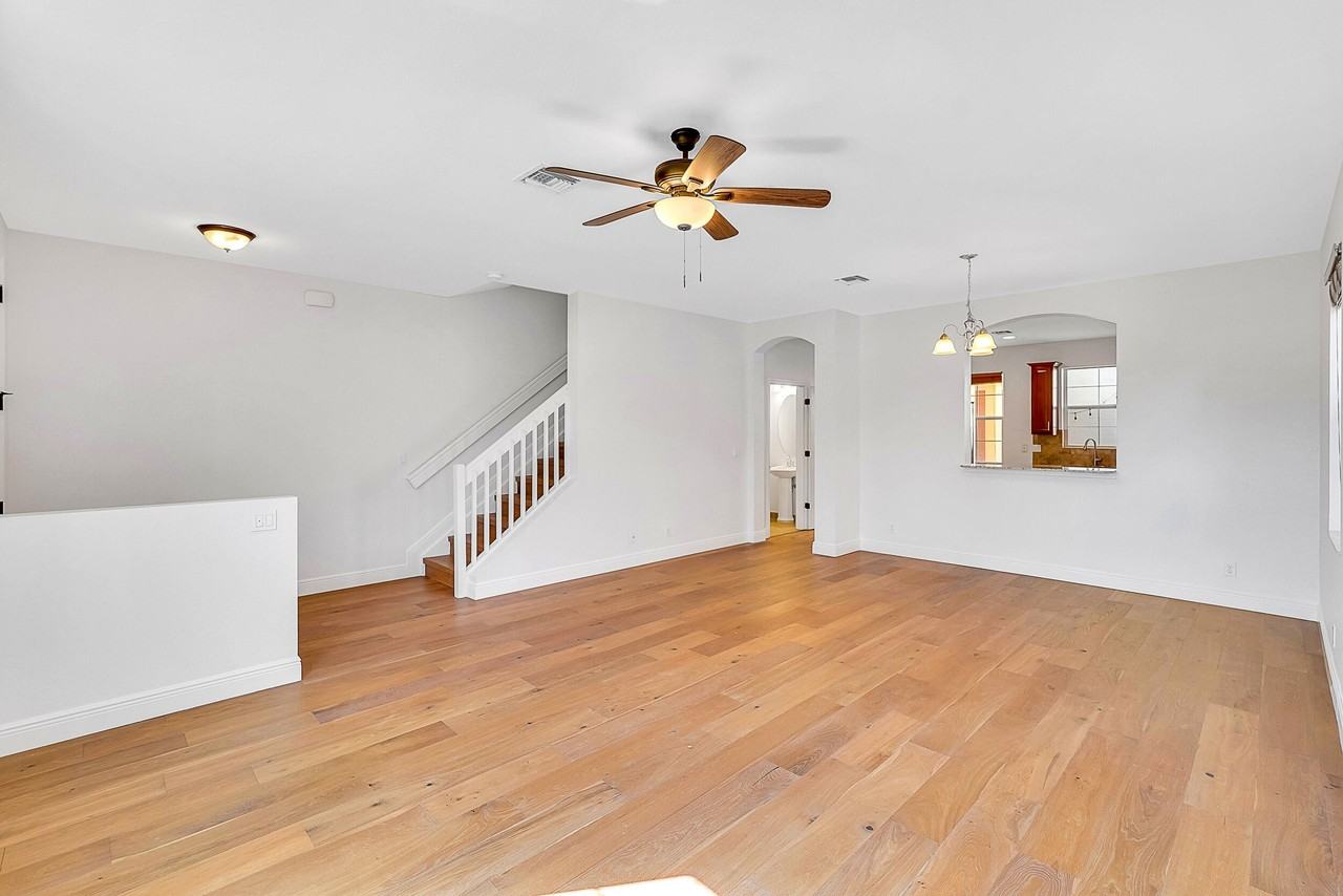 615 Dakota Dr - Photo 2 of 30