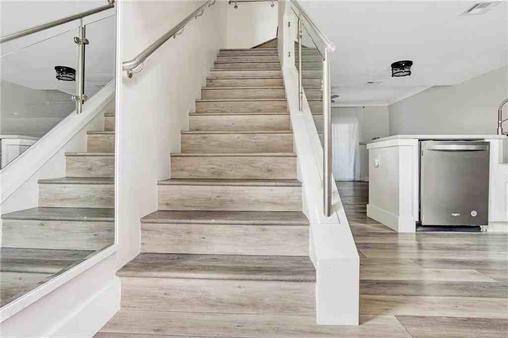 1861 Ne 15th Ave - Photo 2 of 27