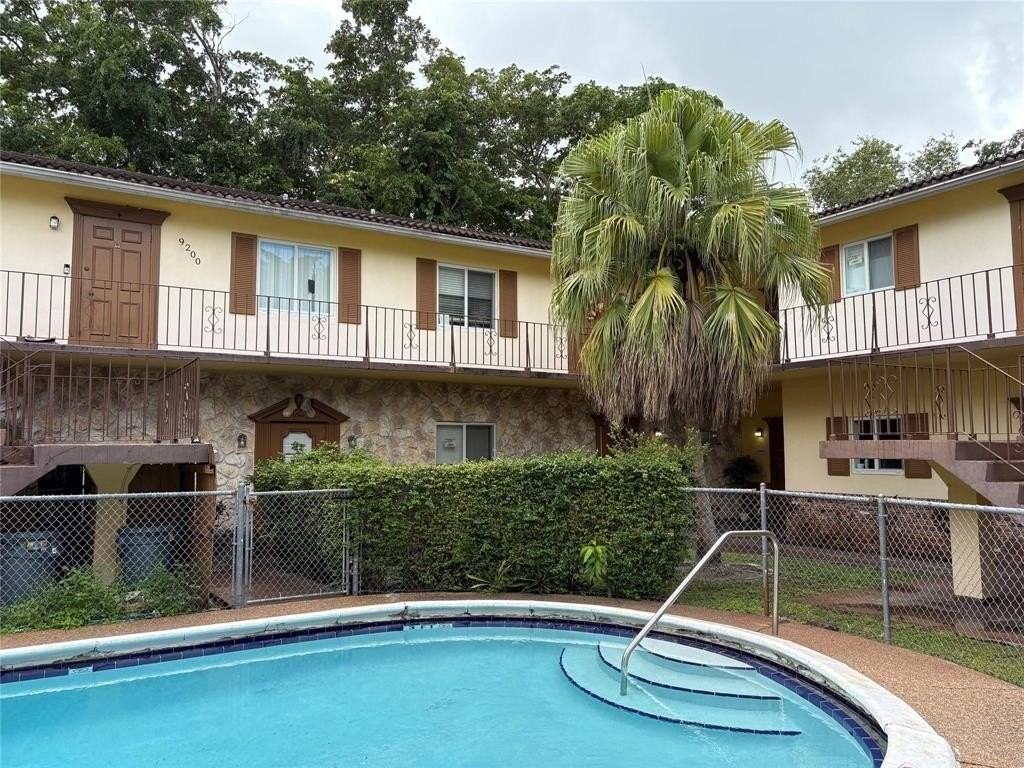 9200 Nw 38th Dr #1A - Photo 2 of 6