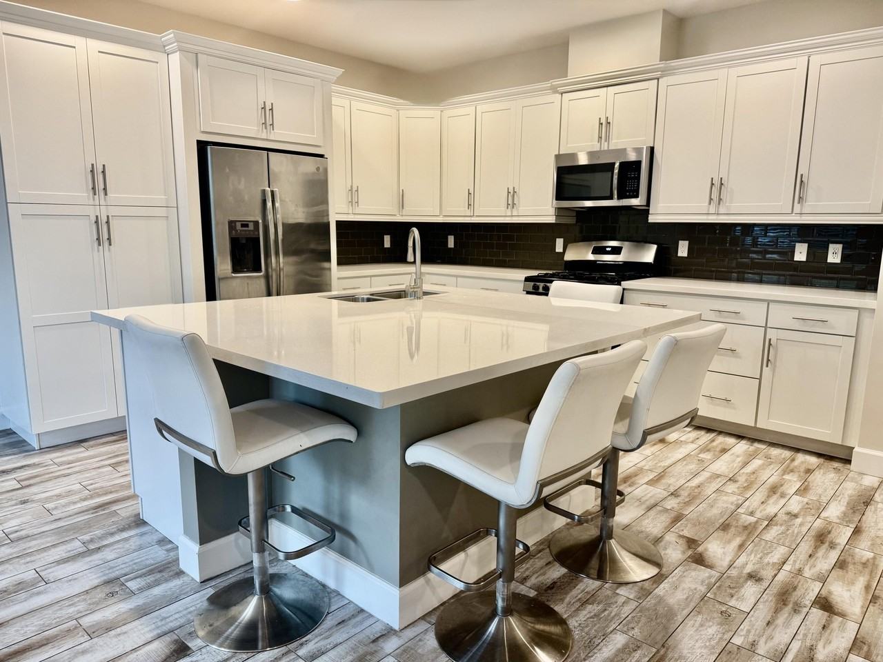 2950 Nw 124th Way - Photo 2 of 20