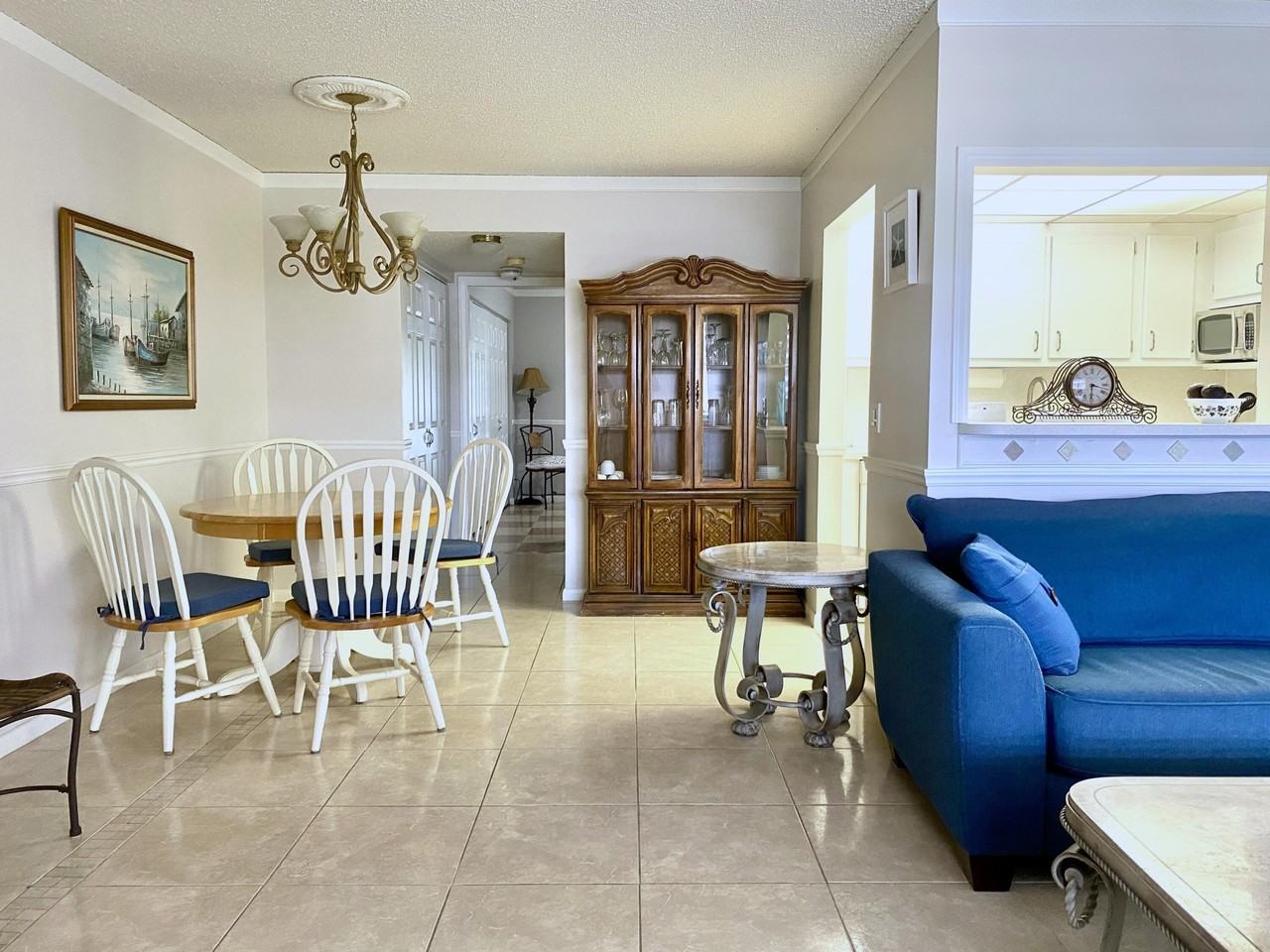 335 Farnham P - Photo 4 of 31