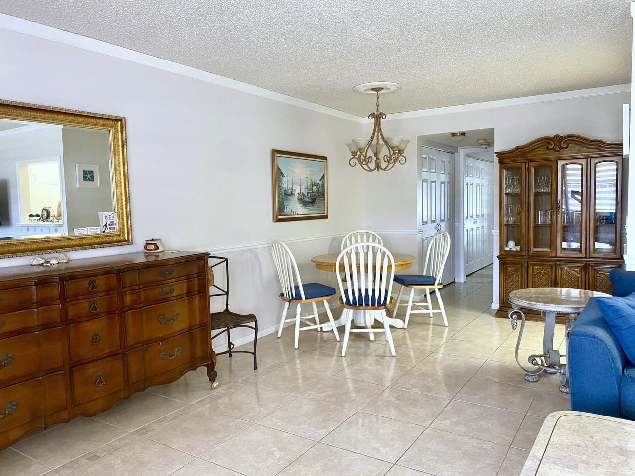 335 Farnham P - Photo 5 of 31