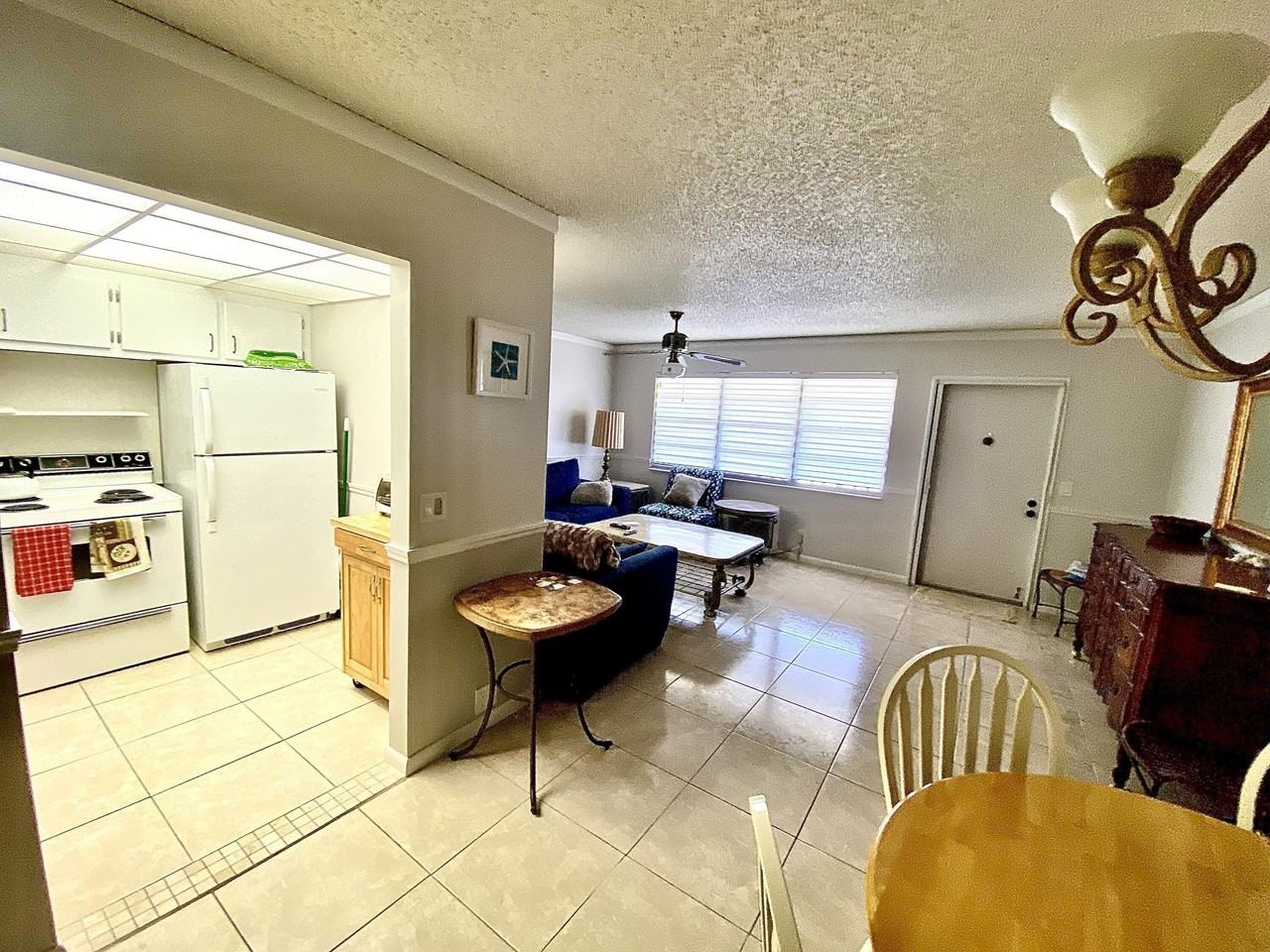 335 Farnham P - Photo 7 of 31