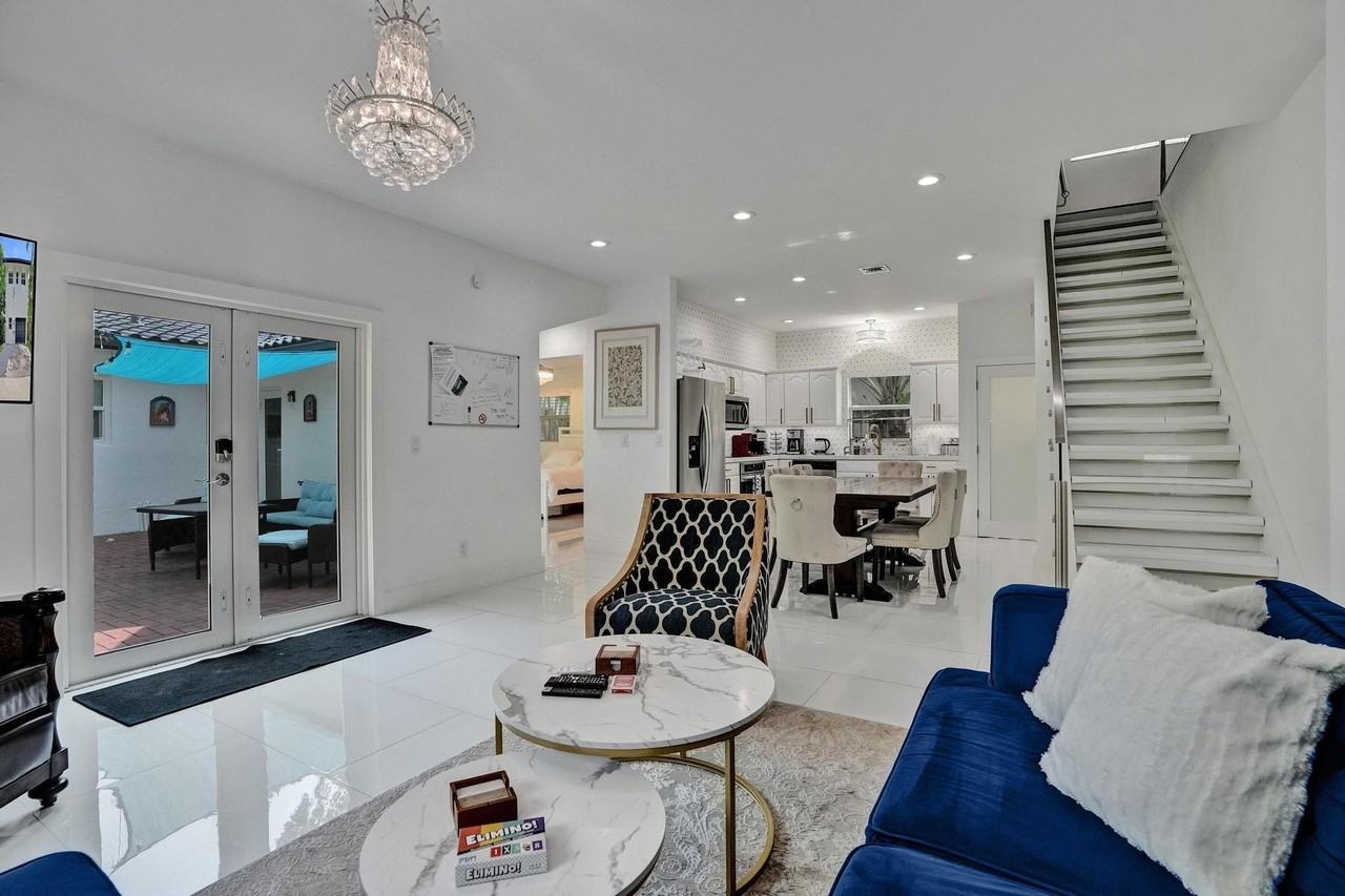 833 Sw 17th St - Photo 4 of 50